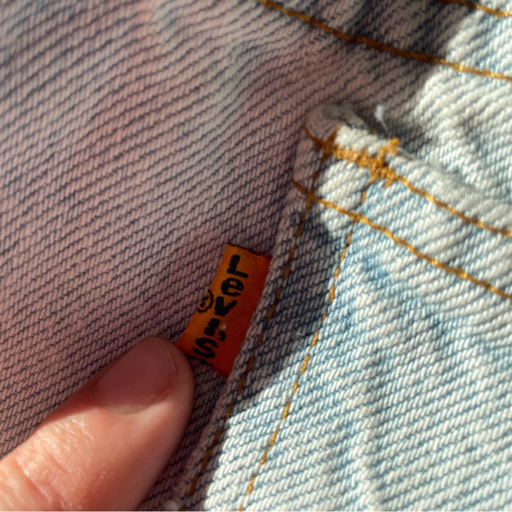 Loved, Levi’s 560 Student Orange Tag Vintage Light Wash Jean Shorts Size 30 - Picture 4 of 10